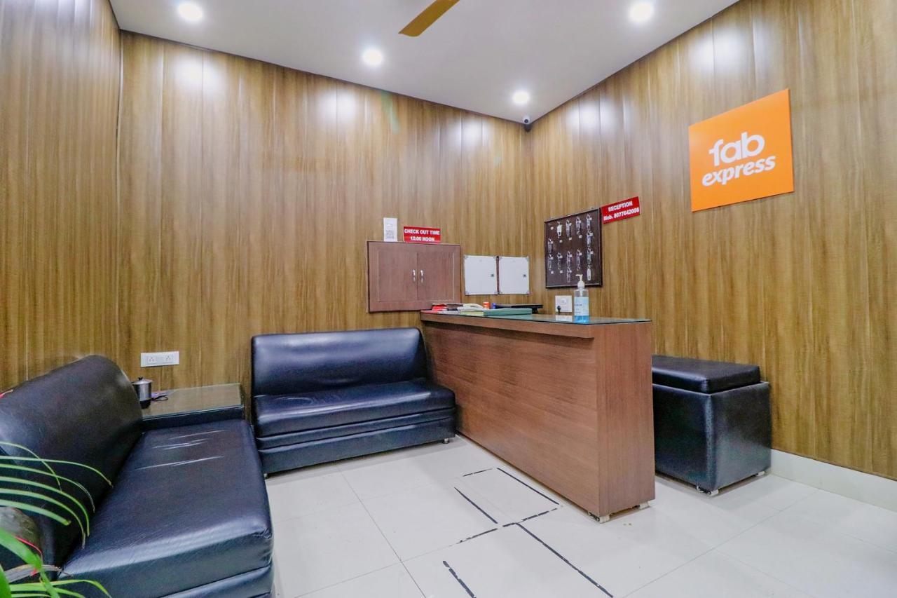 Fabexpress Kartikey Inn ハリドワール エクステリア 写真